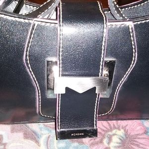 Mondani Clutch